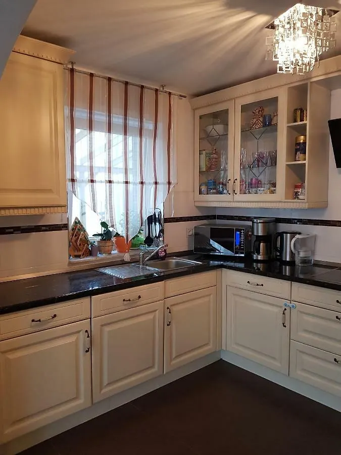 Apartamento Grosses Haus Apartement In Laatzen Nahe Messe Hanôver
